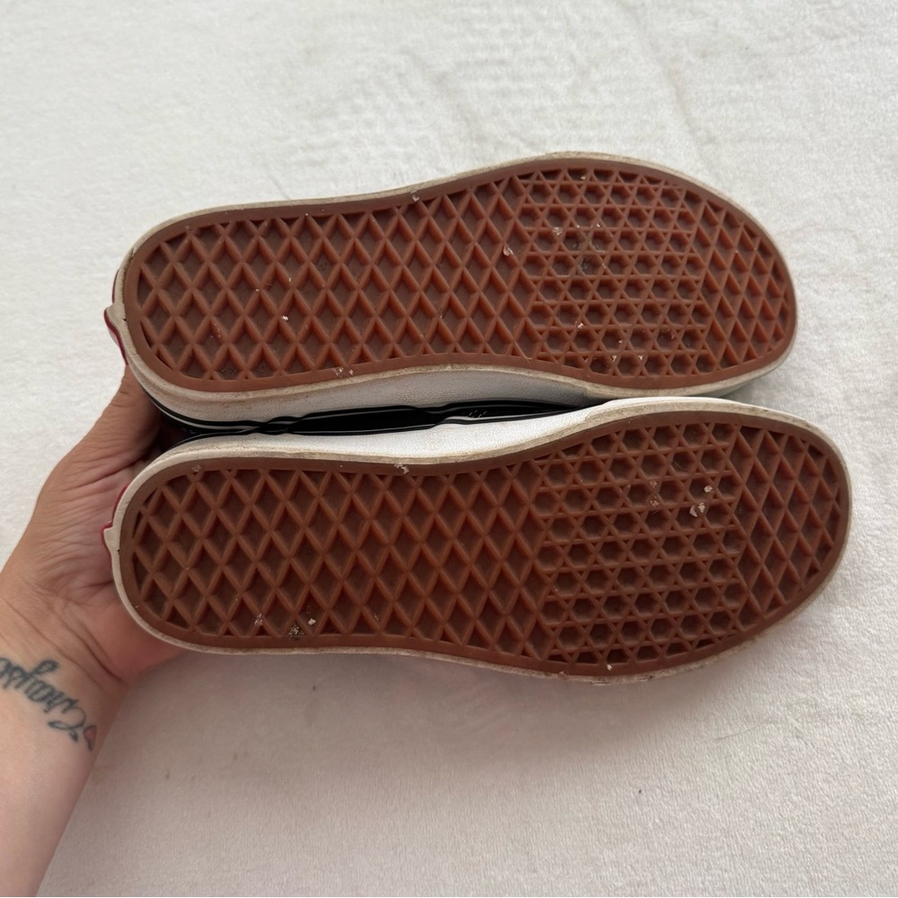 Vans Women’s Black Classic Slip-On Shoes Size 8 - Picture 3 of 4